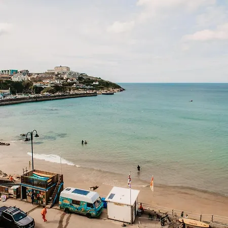 No.45 // 3 Double Bedrooms // 170 Metres To Beach * New Quay