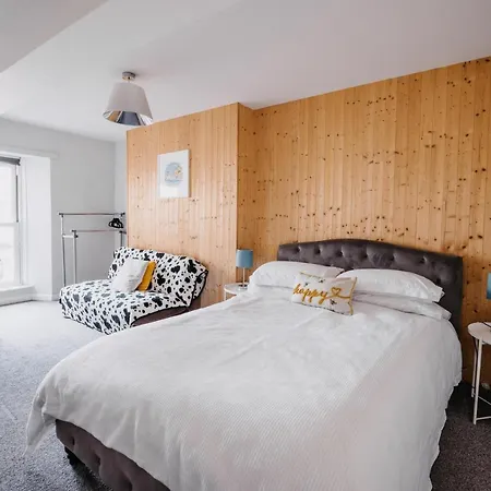 Διαμέρισμα No.45 // 3 Double Bedrooms // 170 Metres To Beach *