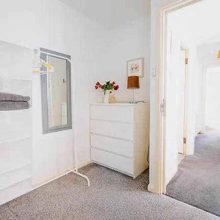 No.45 // 3 Double Bedrooms // 170 Metres To Beach Διαμέρισμα *